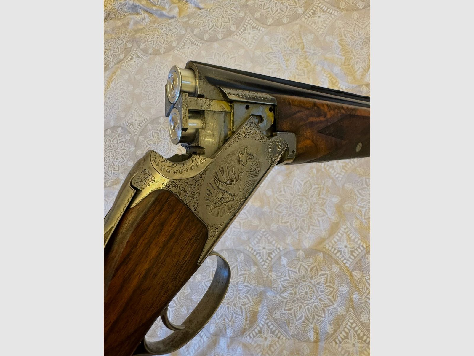 FN Browning B25 "Game Gun" B2G – Hand engraving, cal. 12/70 over-and-under shotgun