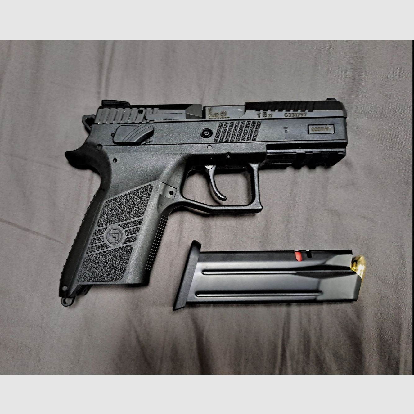 Neuwertige CZ P07 9mmx19 inkl 200 Schuss Holster etc