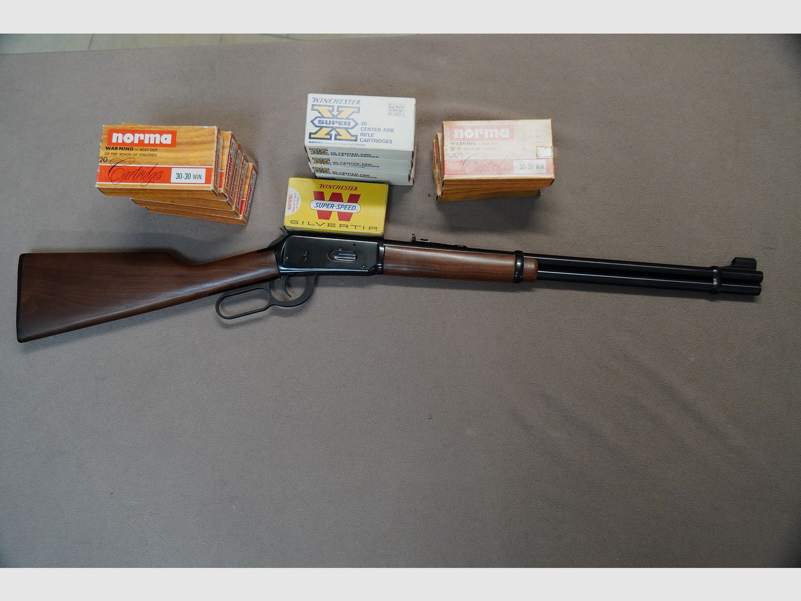Winchester Model 94 Kal. 30-30 mit reichlich Munition