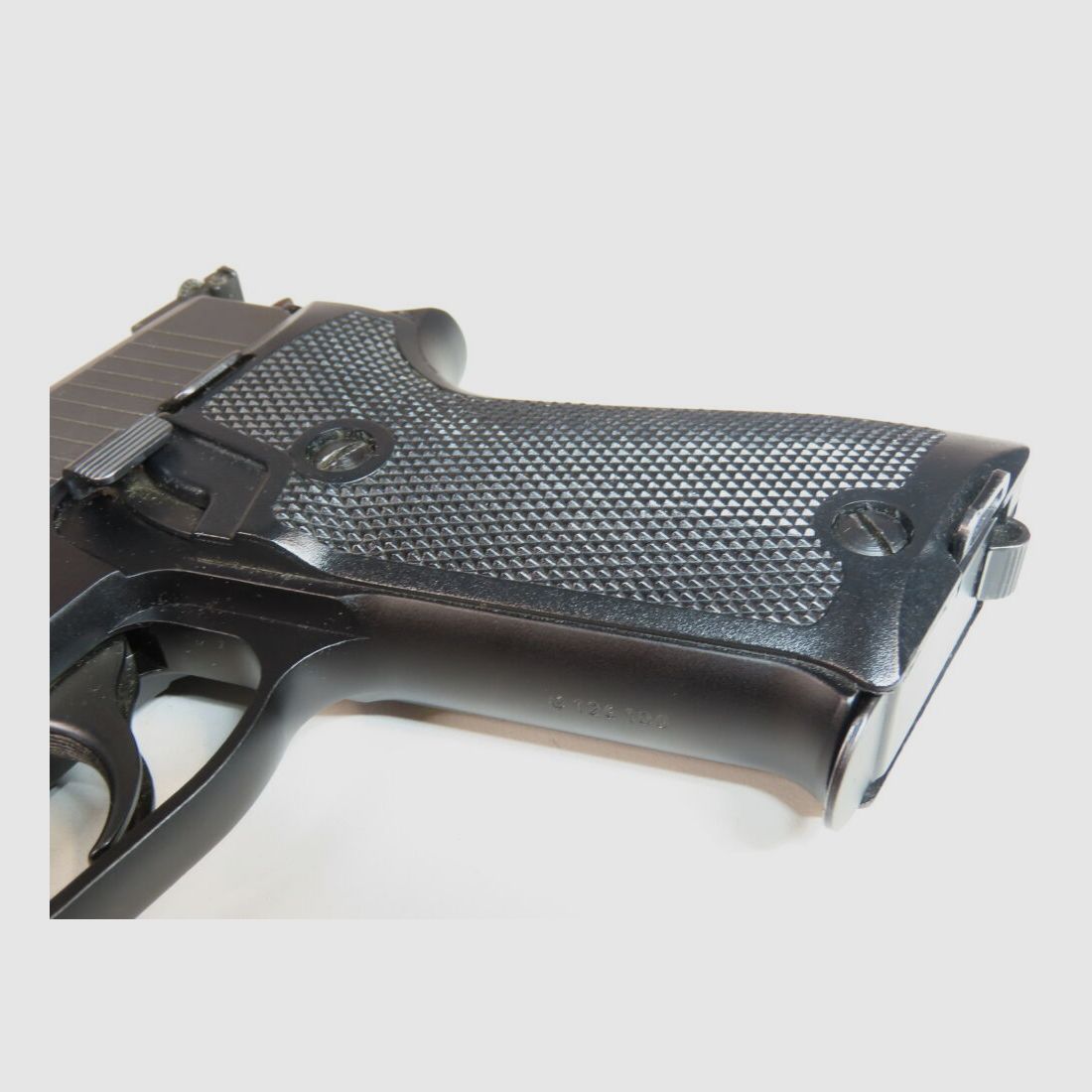 Bella SIG - Sauer P220 con mirino LPA