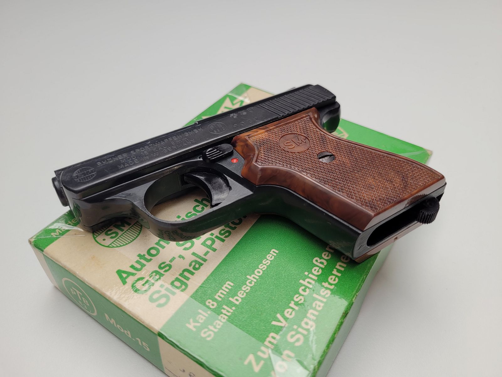 Rhöner SM 15 calibro 8 mm Knall nel PTB 83/2 con imballaggio originale, secondo caricatore e coppa di lancio