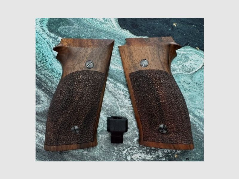 KN Nill grip panels for Smith & Wesson Mod 845 .45 in walnut checkered standard version