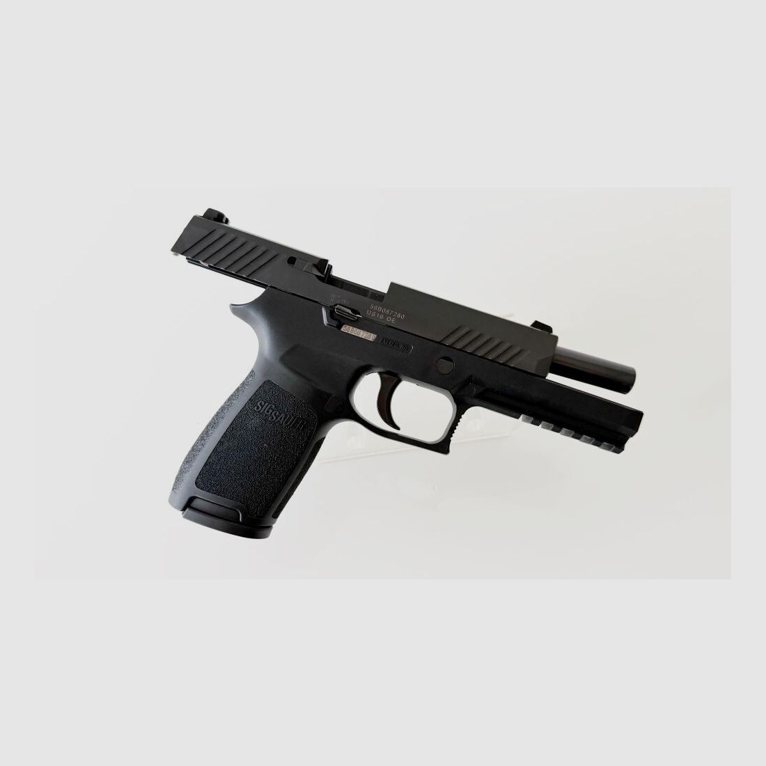SIG Sauer P320 Fullsize mit Holster und 3 Magazinen 9mmLuger