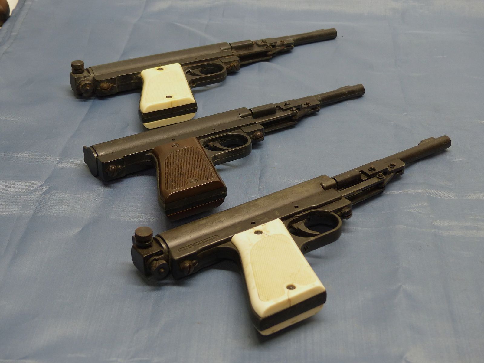 Lote 3x pistolas de aire Record Cal. 4,5/.177 Diabolo perno años 70 y 80, imagen 2 de 8