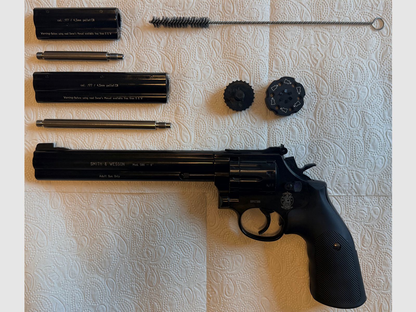 CO2-Revolver im Stil Smith & Wesson Mod. 586 inkl. Wechselläufe