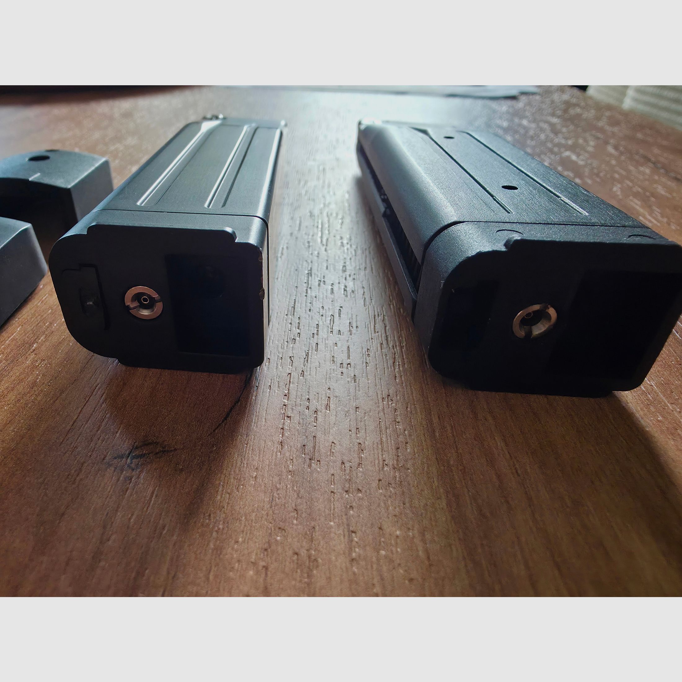 KLI Hi-capa 4.3 Tartarus MK1 GBB + 2 Chargeurs