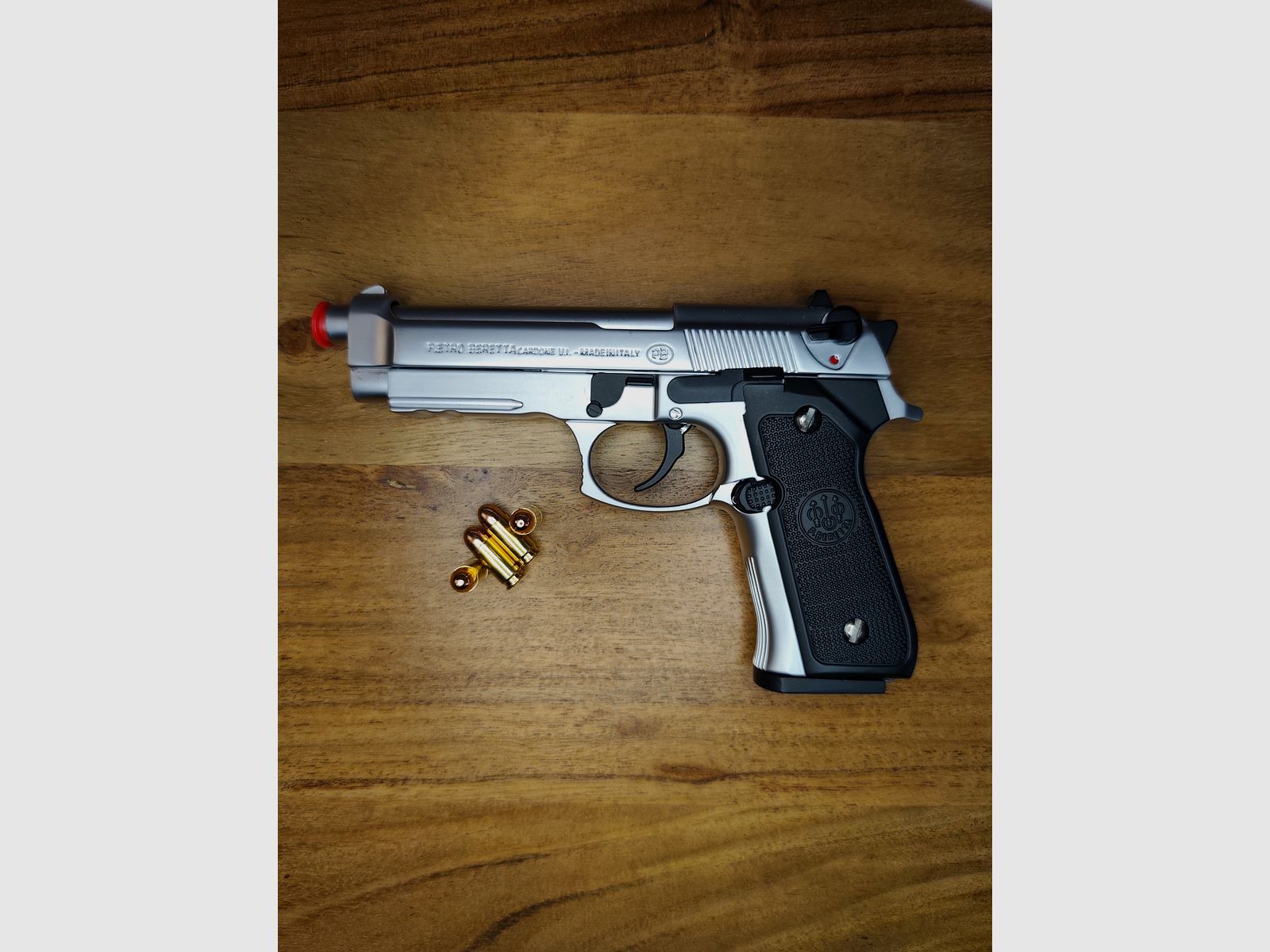 Beretta Model Pistole 1:2 NX Model mit Edler Verpackung Neu