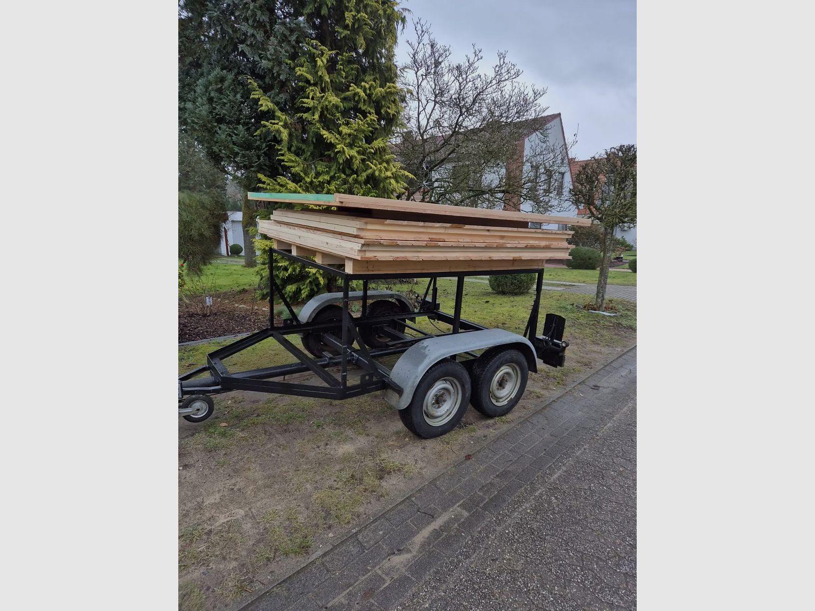 Mobile, fahrbare Jagdkanzel aus Lärchendielen