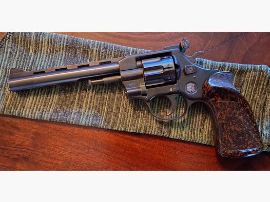 Arminius HW4/6 im Kaliber 4mm Rand lang, 8-schüssig