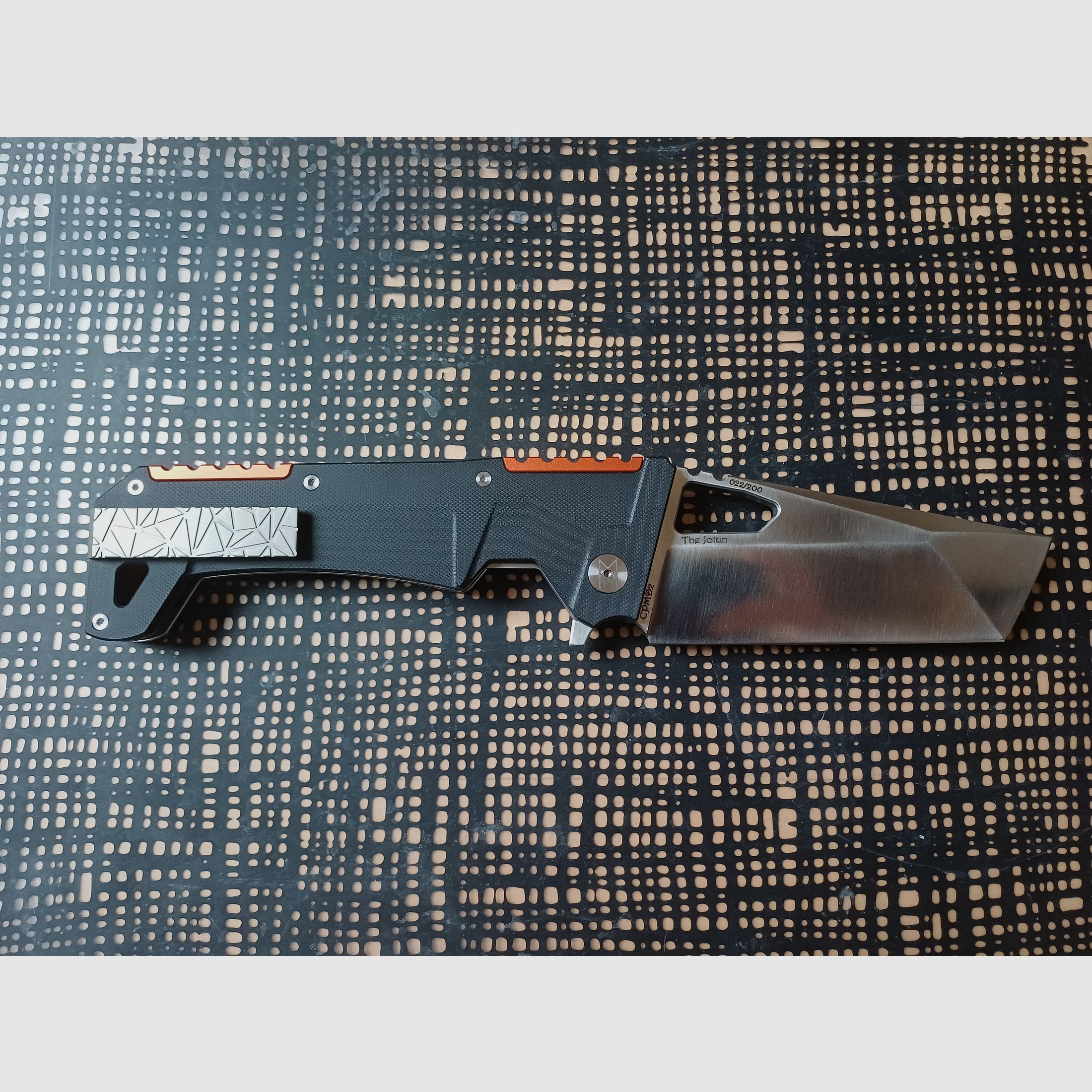 Colección de cuchillos Böker Midgards Cold Steel United Cutlery SOG MTech Micro OTF Jotun Crawford