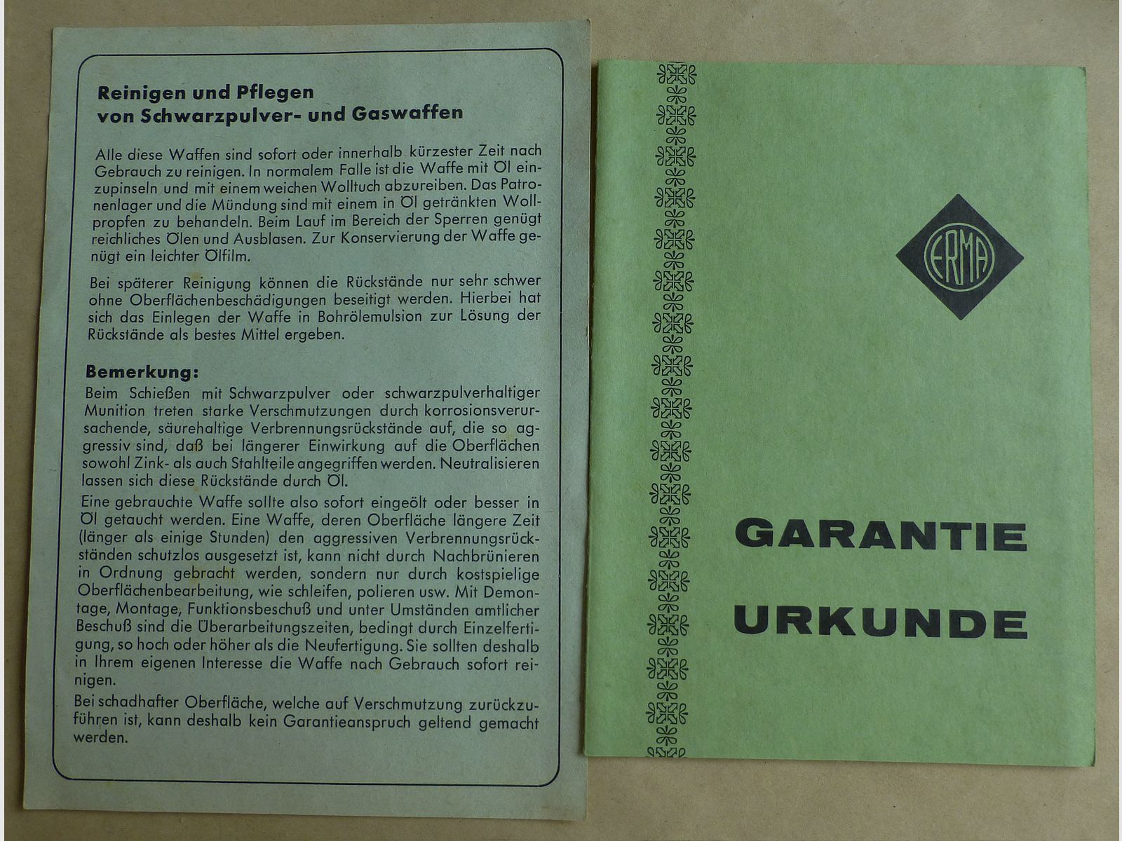 ERMA EGR 66 inkl. Abschußbecher und Erma Anstecknadel, Kaliber 9mm Gas- und Platzpatronen
