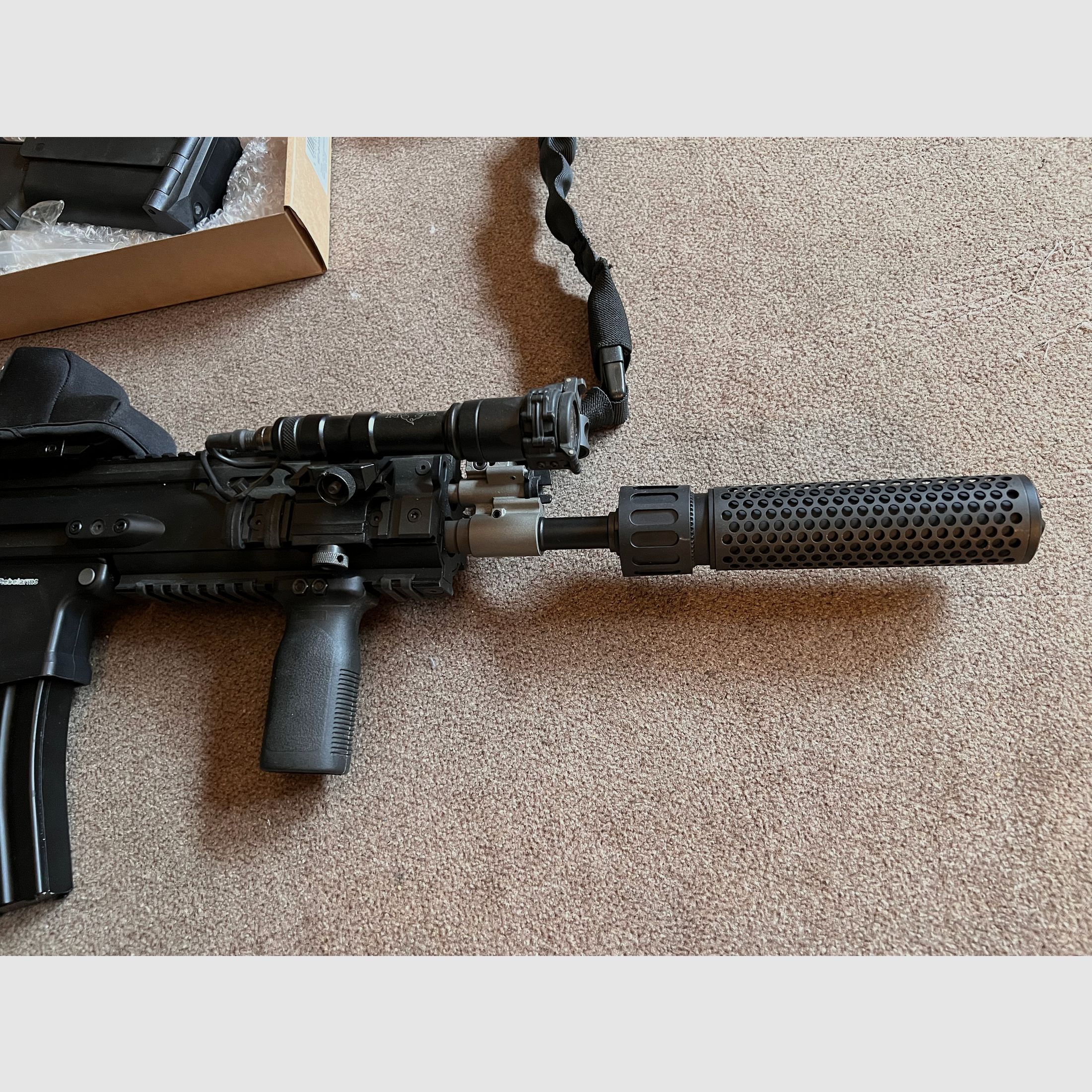 WE Scar L MK 16 in black with a lot of accessories GBB Open Bolt 6mm BB Airsoft