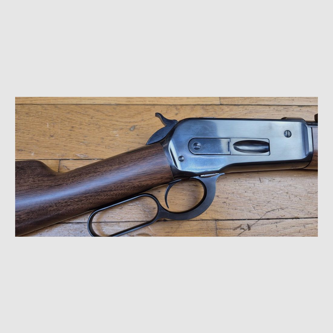 Wunderschöne und seltene Unterhebelrepetierbüchse Browning Modell 1886 – Die beste aller modernen Fertigungen der 1886 „Winchester“ – Kal. 45-70Gvt – Seltene Centenary-Fertigung in Grade I von Miroku – Originalbox und Handbuch – Nur 7.000 Exemplare – Ausnahmewaffe – Absoluter Neuzustand! – TBE+++, Bild 33 von 41
