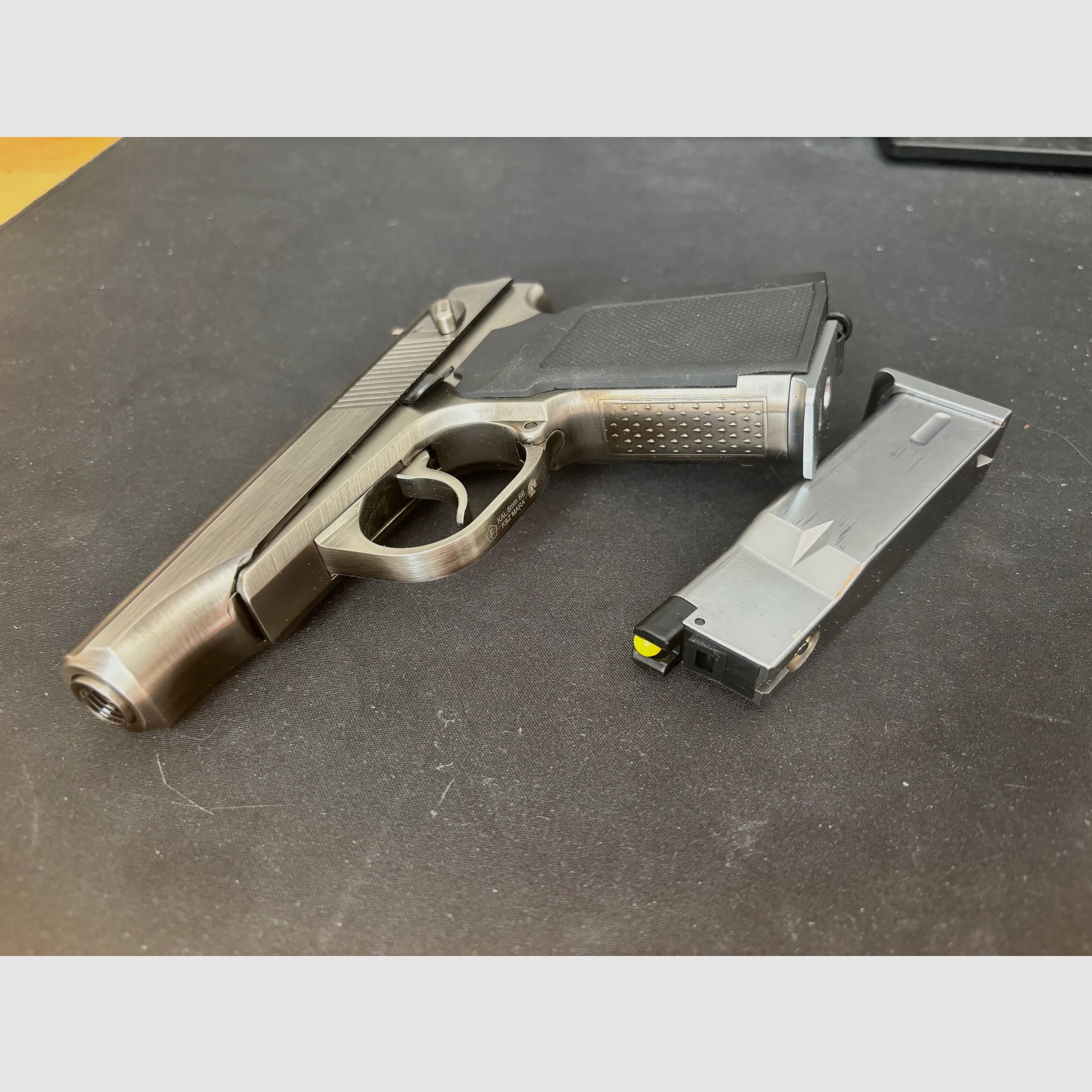 Makarov 6mm BB von K&Z MARA Airsoft Pistole