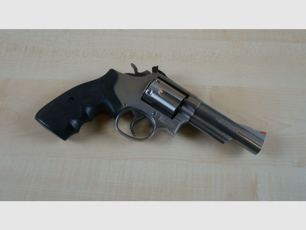 Smith & Wesson 66-4