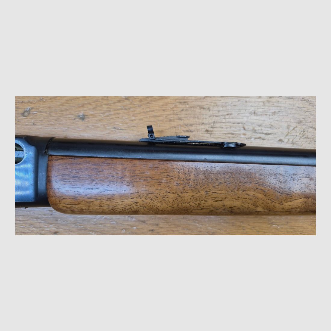 Wunderschöne Marlin Unterhebelrepetierbüchse – Modell 1895 – Kal. 45-70 Gvt – 6 Schuss – Seltenes Stempel « JM » – Hochwertige Marlin-Waffe vor der Insolvenz! – Hervorragende Fertigung in New Haven von 1974 – Ausgezeichneter Zustand – TBE+++, Bild 9 von 46