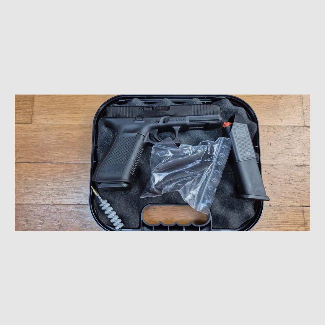 SONDERPREIS! Glock 17 Gen5 FS Pistole – 2 Magazine 17 Schuss – Kal. 9X19 – Der große Klassiker der Marke! – NEUE WAFFE!, Bild 6 von 10