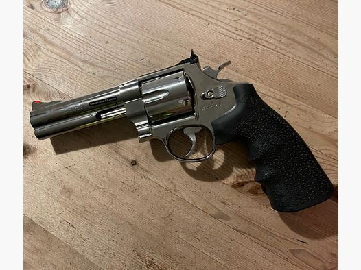 Smith & Wesson 629 Classic 5