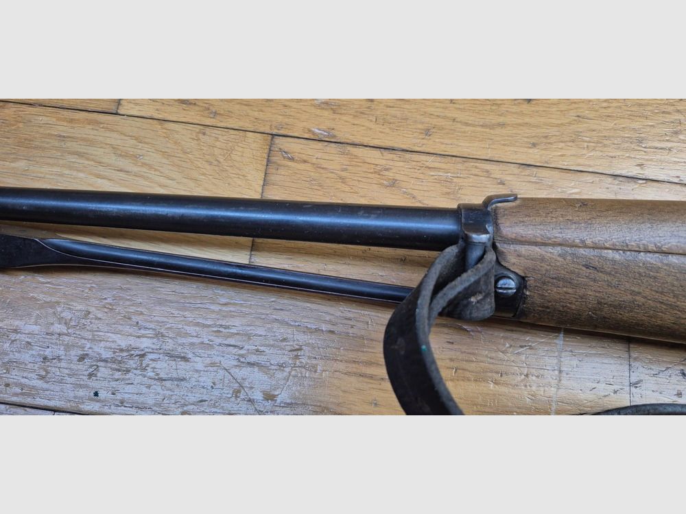 Bardzo ładny karabin kawaleryjski lub Moschetto da Cavalleria Carcano Model 1938 – Arsenal w Gardone V.T. – Kal. 6,5×52 – Zintegrowana składana bagnet – Pasek – Broń z 1940 roku – Drewno w TBE – Bardzo dobra mechanika i bardzo ładna lufa – TBE+/TBE++, zdjęcie 27 z 28