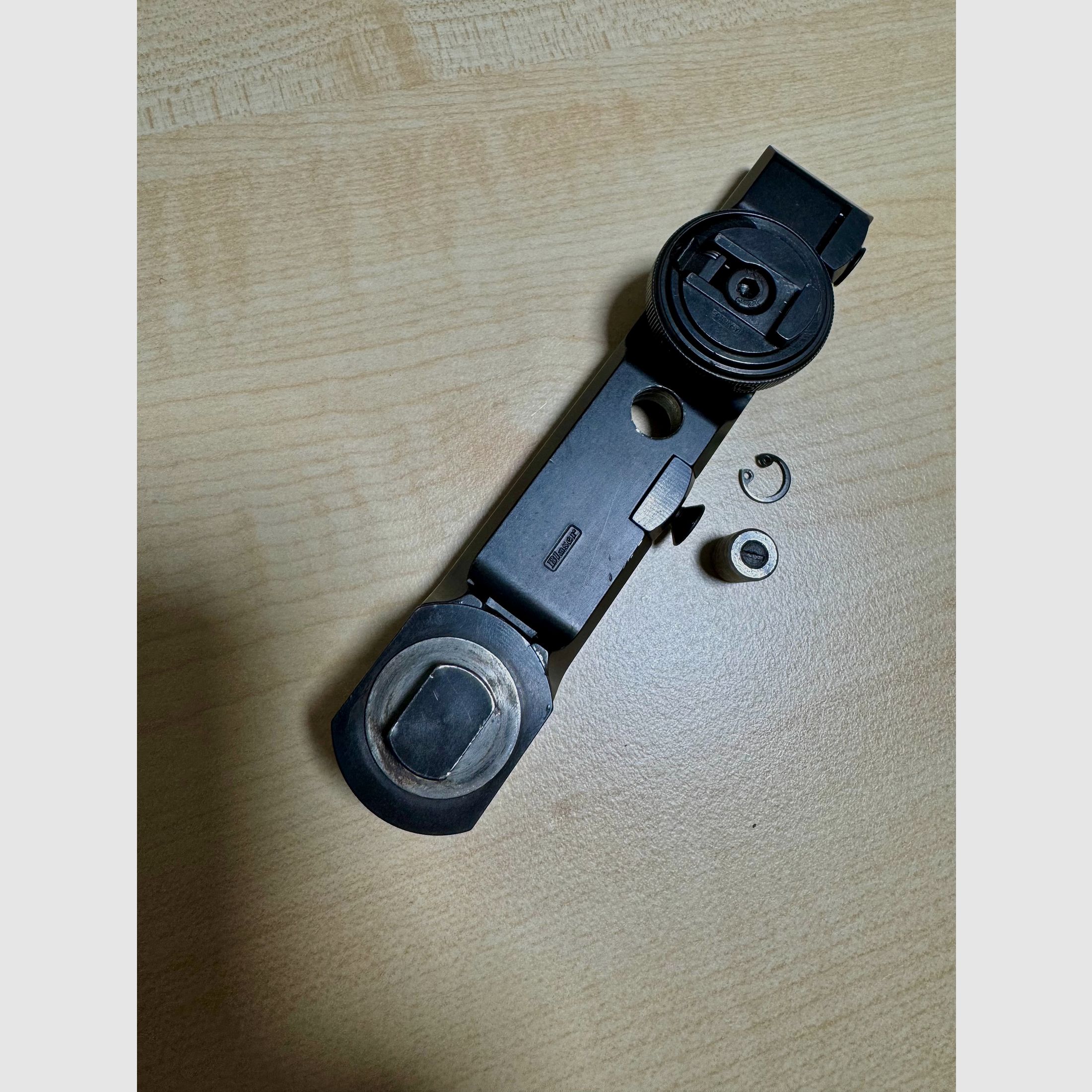 Montage pivotante Blaser pour lunettes de visée avec rail prismatique (appelé rail trapézoïdal ou rail extérieur)