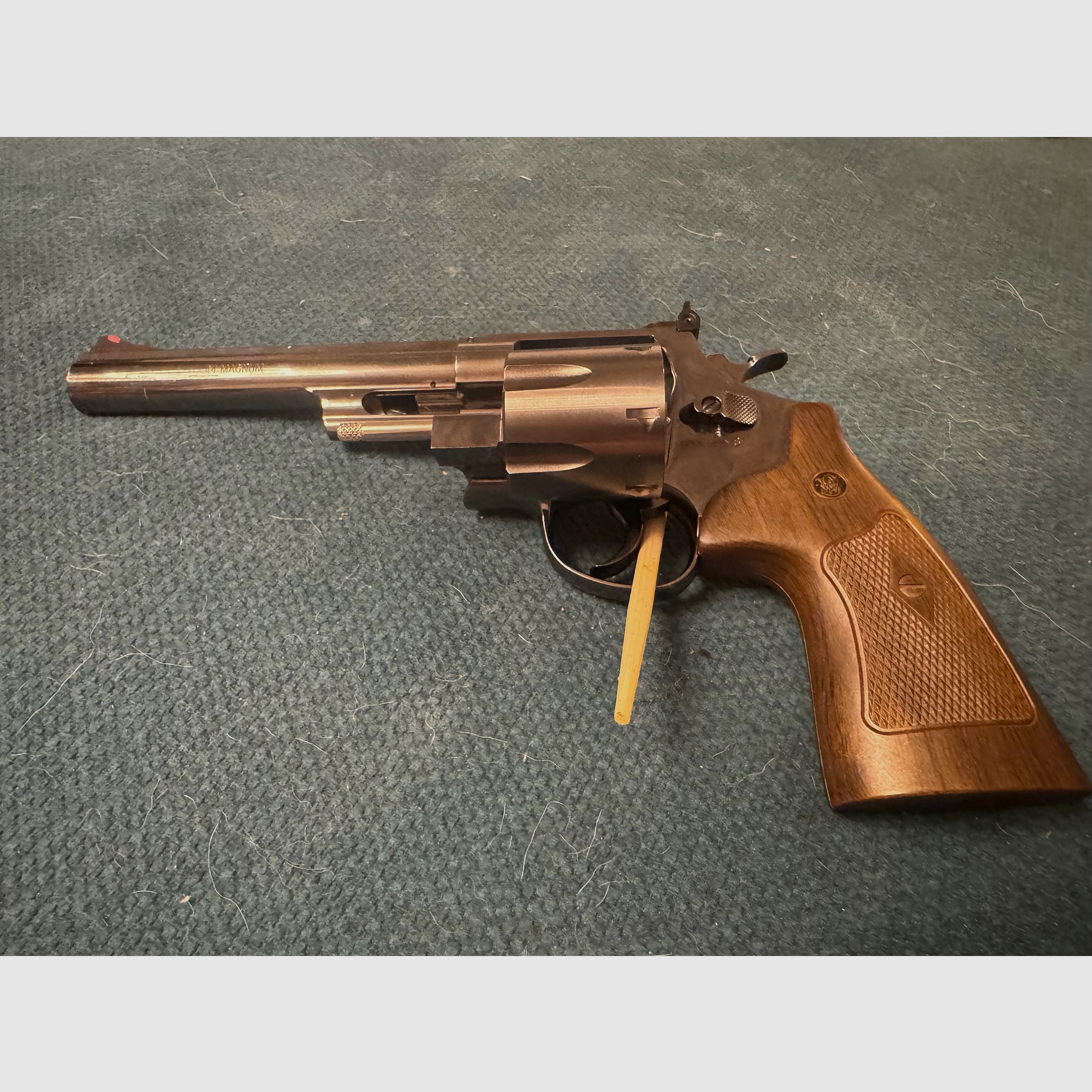 Verkaufe Luftpistole 44 am Magnum