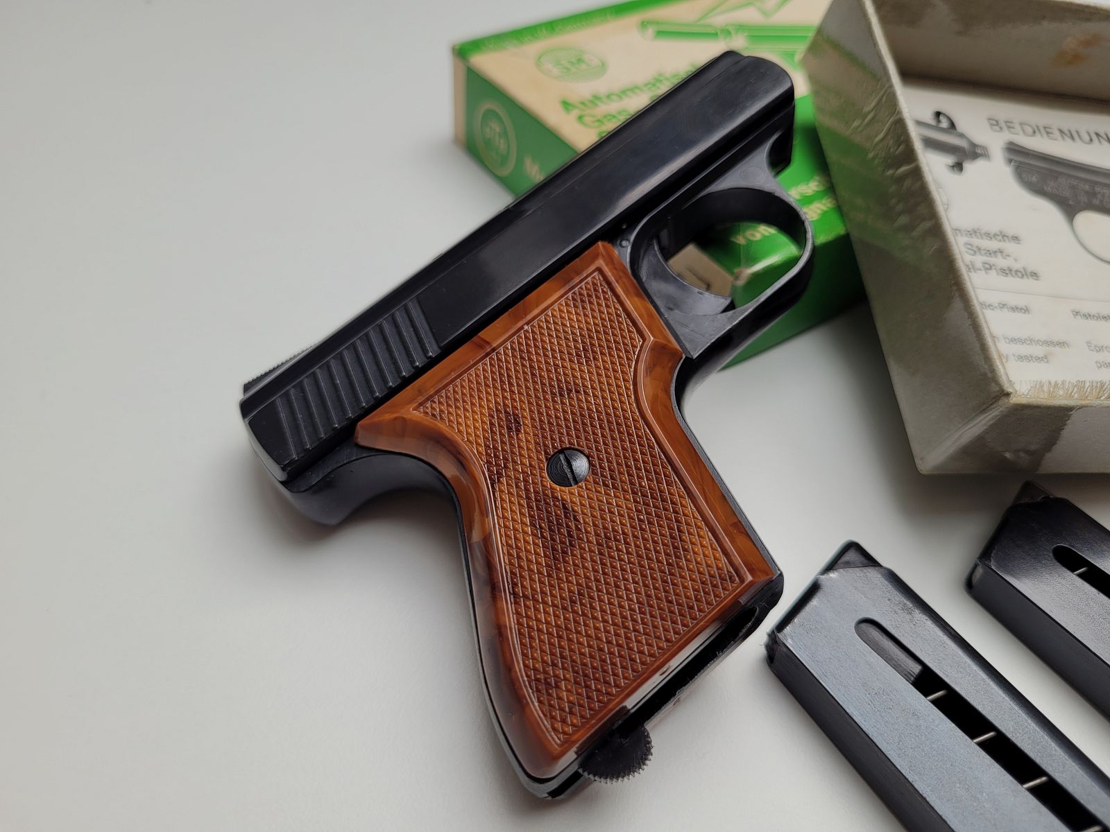 Rhöner SM 15 calibro 8 mm Knall nel PTB 83/2 con imballaggio originale, secondo caricatore e coppa di lancio