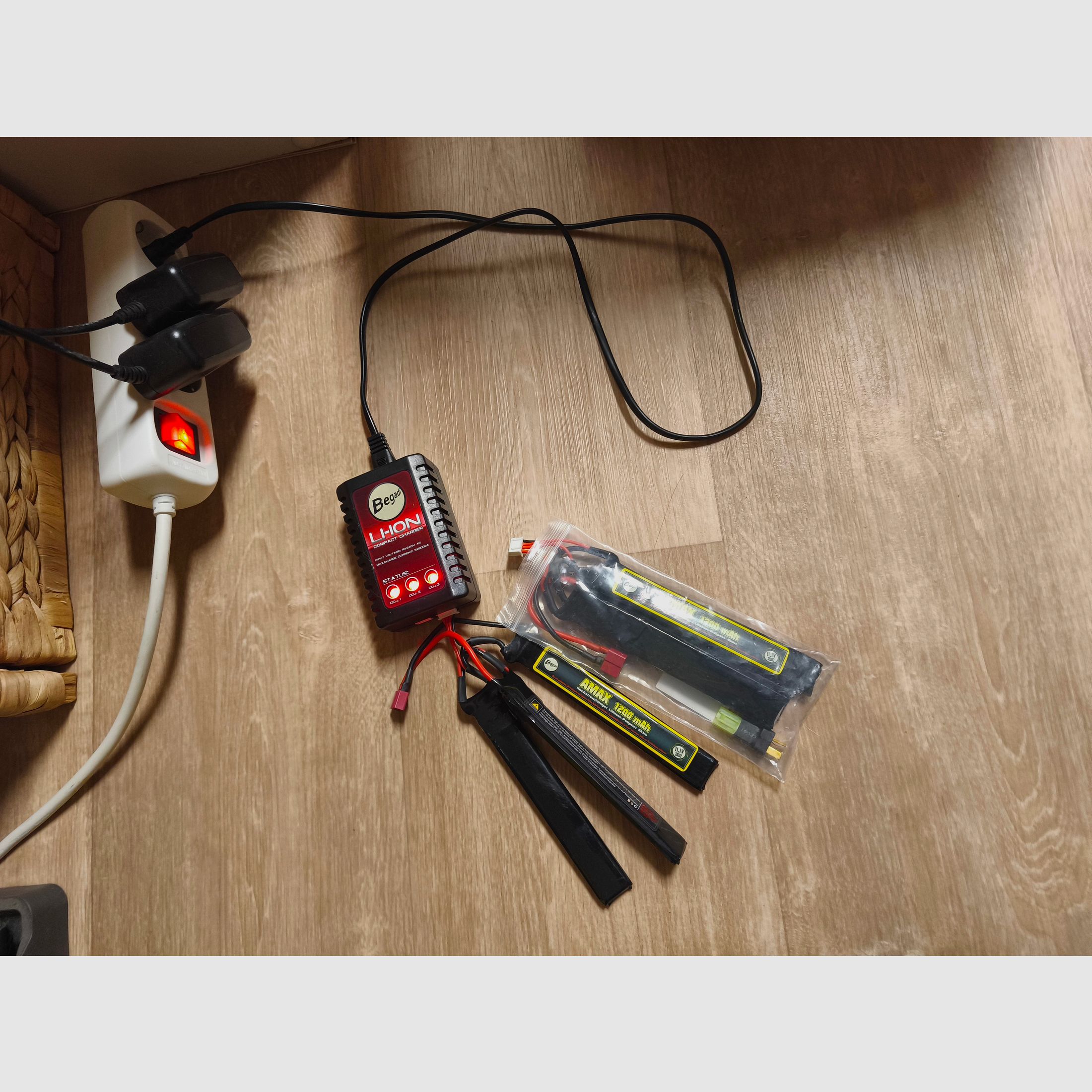 E&C M16 w tym M203 UGL S-AEG Wersja 3 w tym akcesoria