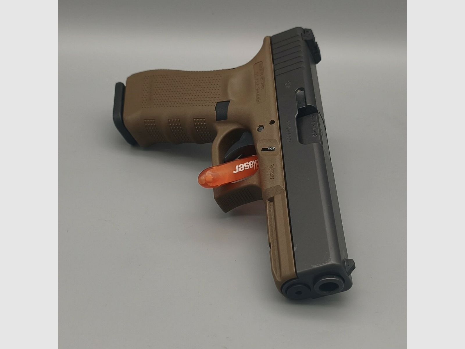 Glock 17 Gen4 Model Specjalny FDE również jako system wymienny! 9mm Luger