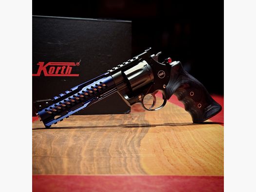 KORTH Ranger Revolver NXA, 8 Shot, cal. .357 Mag, 6 Inch, Jim Wilson Grip blaue Laufhülse