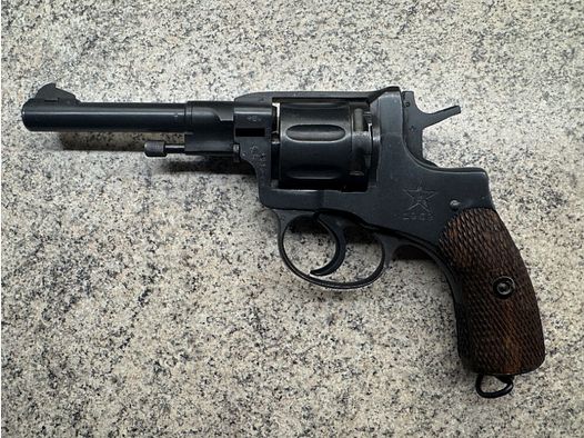 Nagant Revolver 1939 - M1895