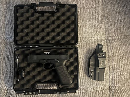 Glock 17 Gen5 blank firing pistol 9 mm P.A.K black / + holster / + pepper and flash ammunition