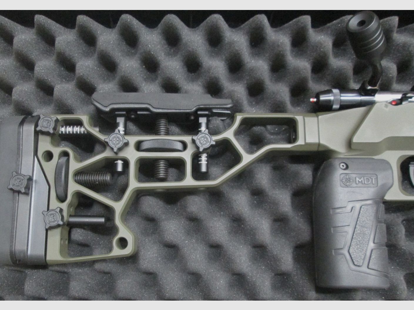Anschütz APR 1710 Crimson Red .22lr  Anschütz .22lr noch Match 54 System in Magpul Green Cerakote