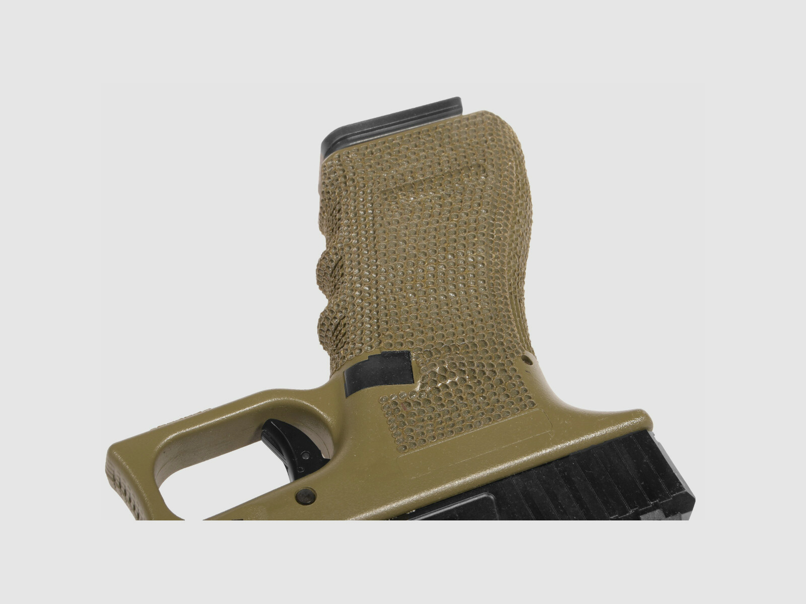 P02 GBB Airsoft Pistole in Oliv | Delta Armory