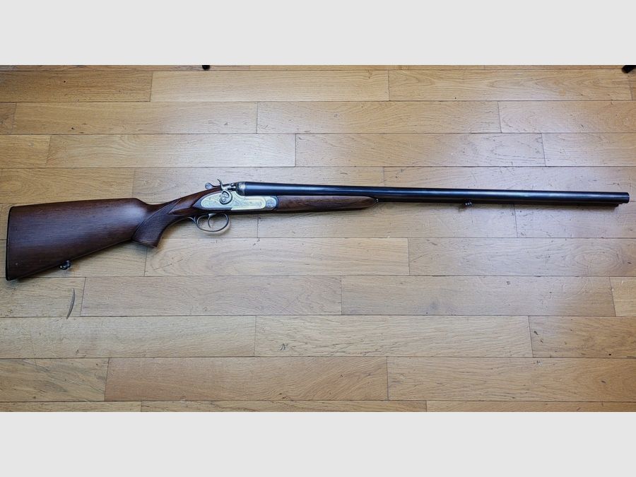 Sehr schönes Seitengewehr mit externen Hahn – In 12/70 – Von Victor Sarasqueta unter der Marke Ego – Echte Schlagplatten (!) – Hoher Verarbeitungsgrad – Pistolengriff mit Wiener Backe aus geöltem Nussbaum ohne die geringsten Makel – Große Reserve im Schlüssel – Spiegelkanonen mit perfekter Brünierung – Prüfung 1200 bar -Neuwertig, Bild 2 von 38