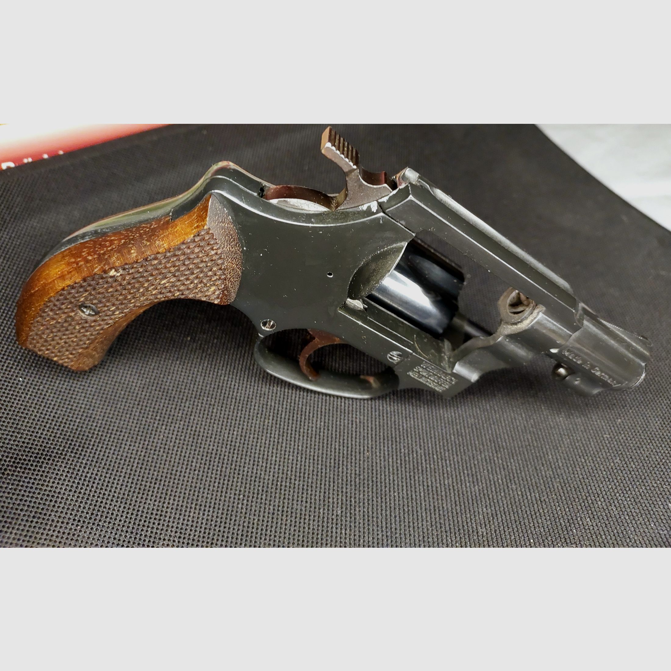 Weihrauch HW37 Kal. 9mm R.K. (PTB 887) OVP mit Holzgriffen und Lederholster - sehr gut erhalten (Arminius HW 37)