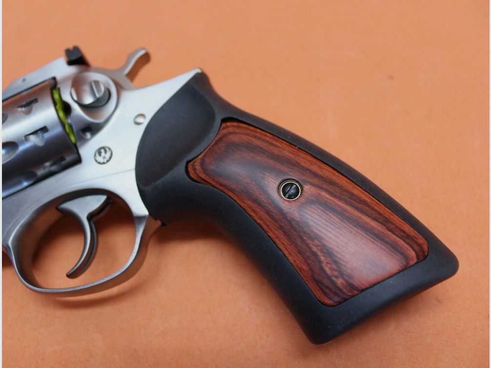 Ruger	 Revolver .22lr Ruger GP100 Stainless 5,5" Lauf/ Mikrometervisier/ 10-Schuss Trommel (.22lfB/.22L.R.)