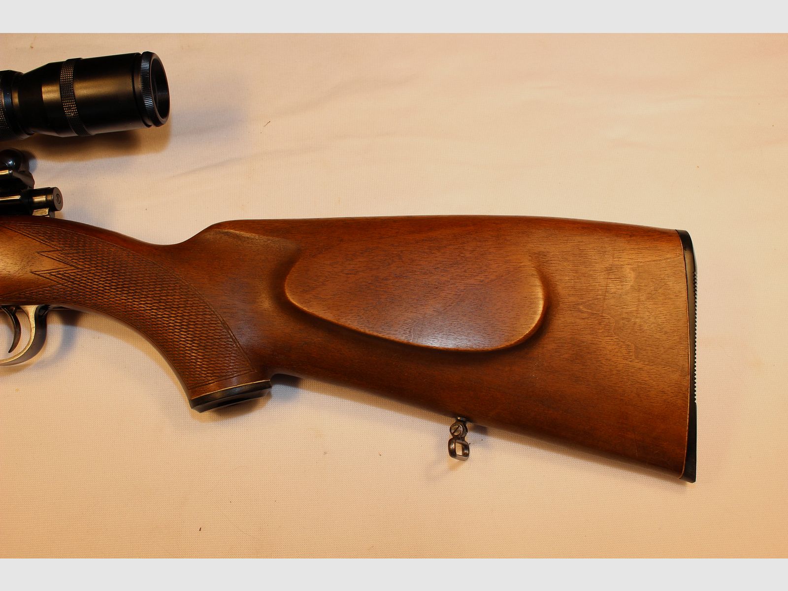 Repetierbüchse mit ZF im Kaliber .30-06.