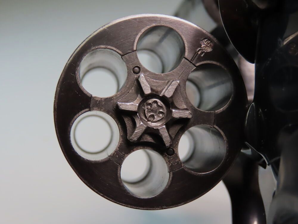 Colt Python 6" cali z 1971 roku