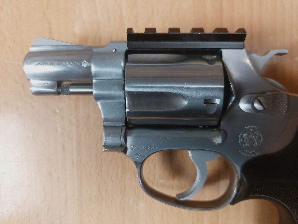 Smith & Wesson, USA 60, image 5 of 7