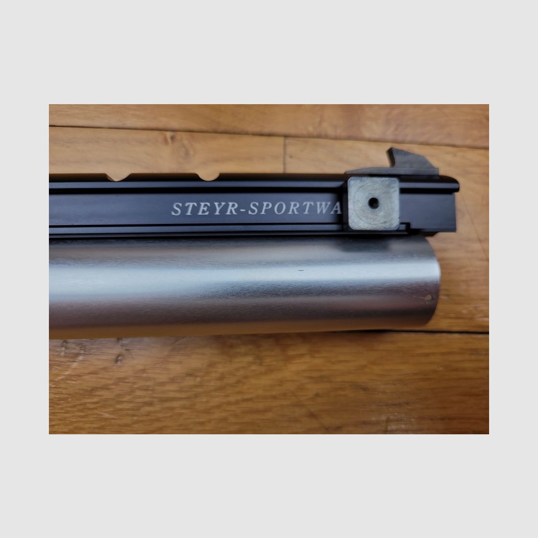 Wettkampfpistole STEYR - Modell LP50 - Kaliber 4,5mm - 5 Schuss - 2 Luftpatronen mit 4 Magazinen TBE, Bild 11 von 24