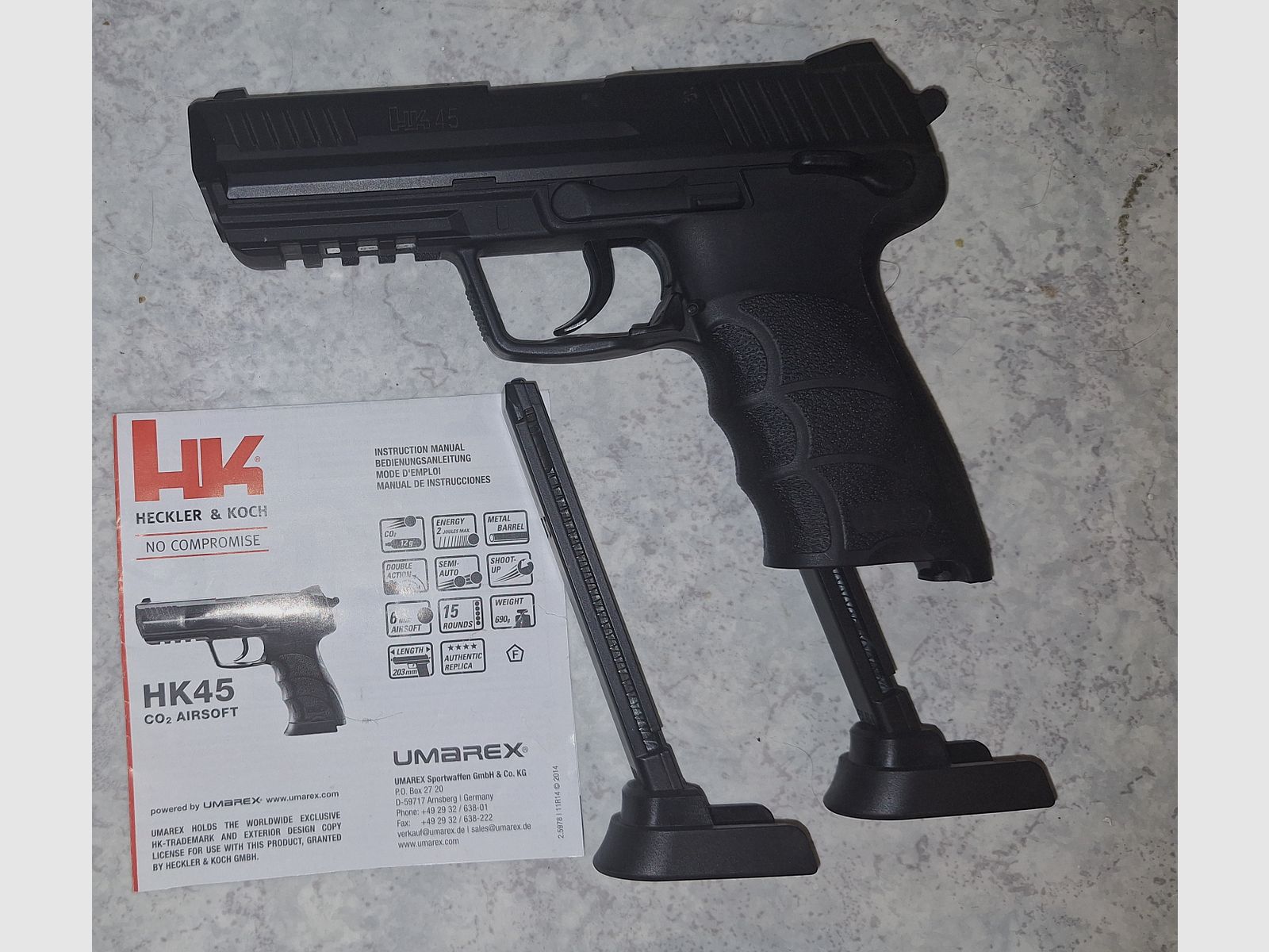 Pistolenverzameling + koffer met schuimrubberen inlegstukken (Glock, Bersa, HK 45, 24/7)