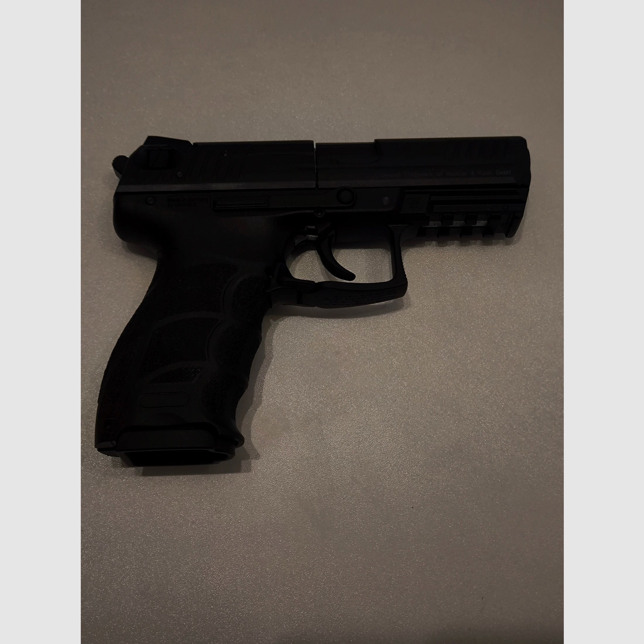 H&K P30 CO2 air pressure pistol