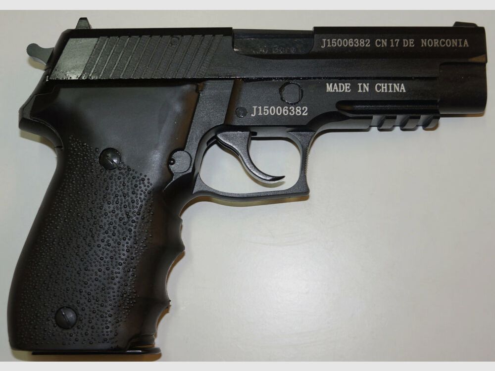 NORINCO	 Pistole NORINCO Mod. NP762/ NP22 / PX-3 Kal.7,62x25tokarev Inkl. Zubehör ähnlich SIG SAUER P226