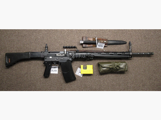 AB-108 halbautomatisches SIG Modell FASS 57 Kal. 7.5x55
