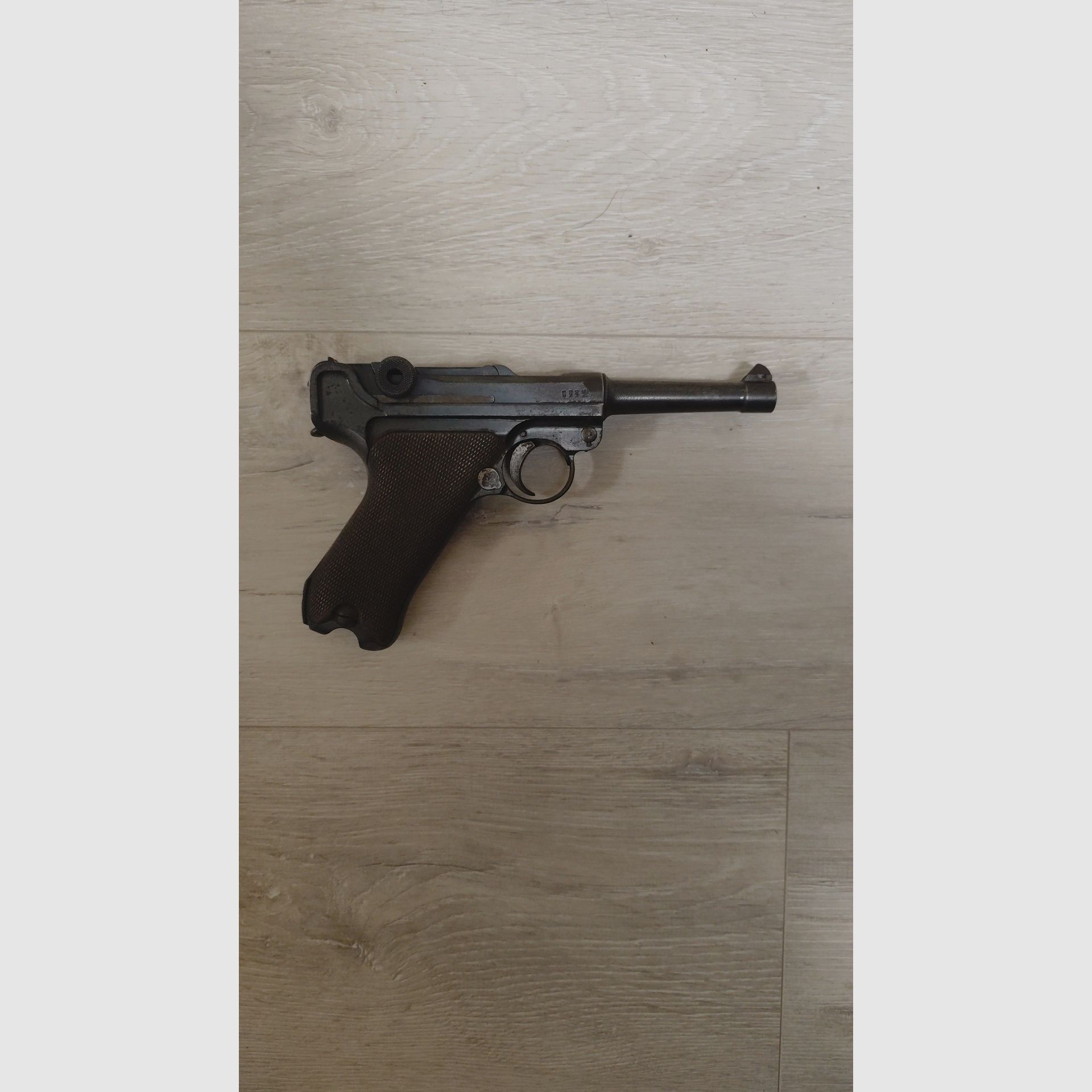 Luger P08 numéros identiques sauf le magazine