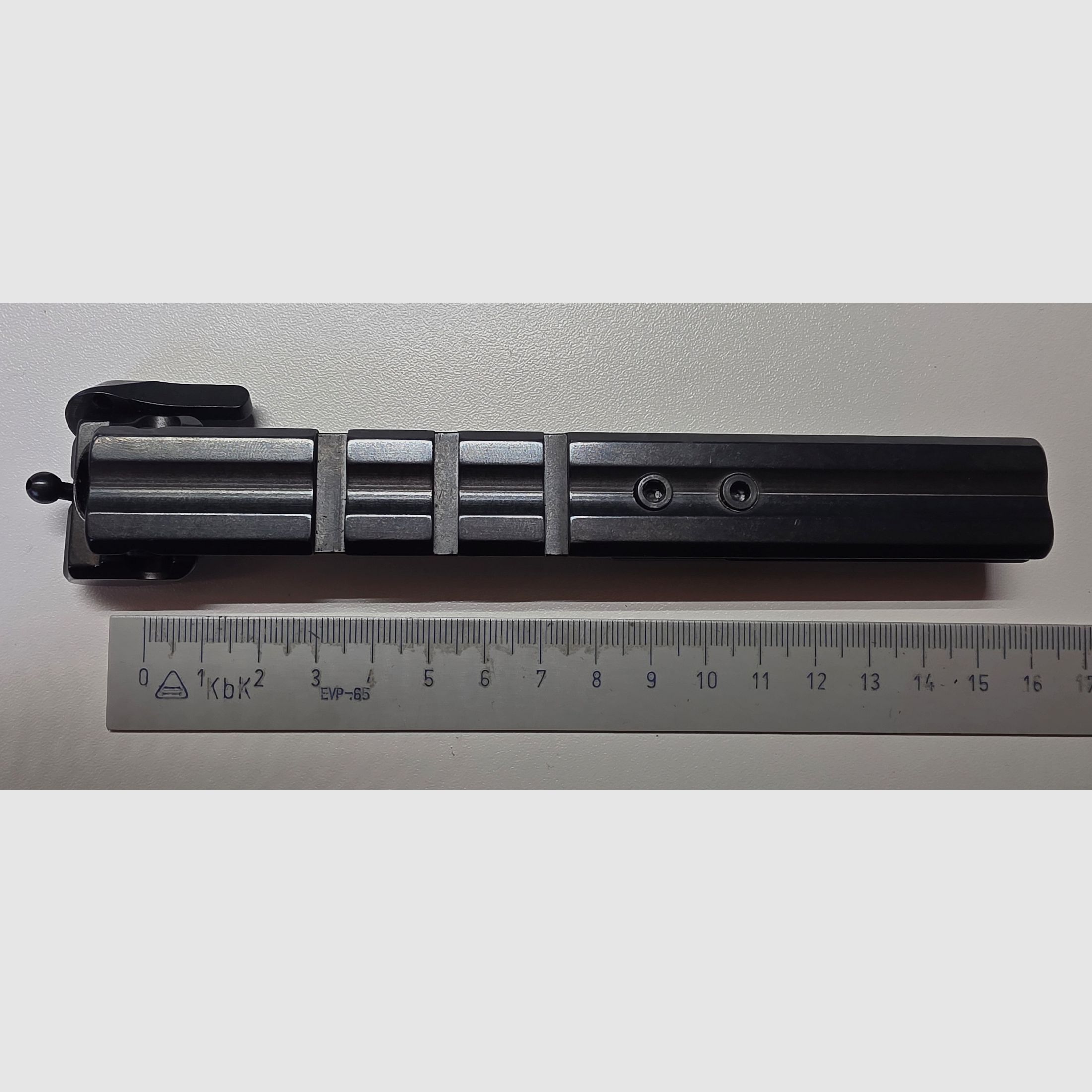 Picatinny‑Schiene für Brünner Schwenkmontage (155 mm, Stahl)