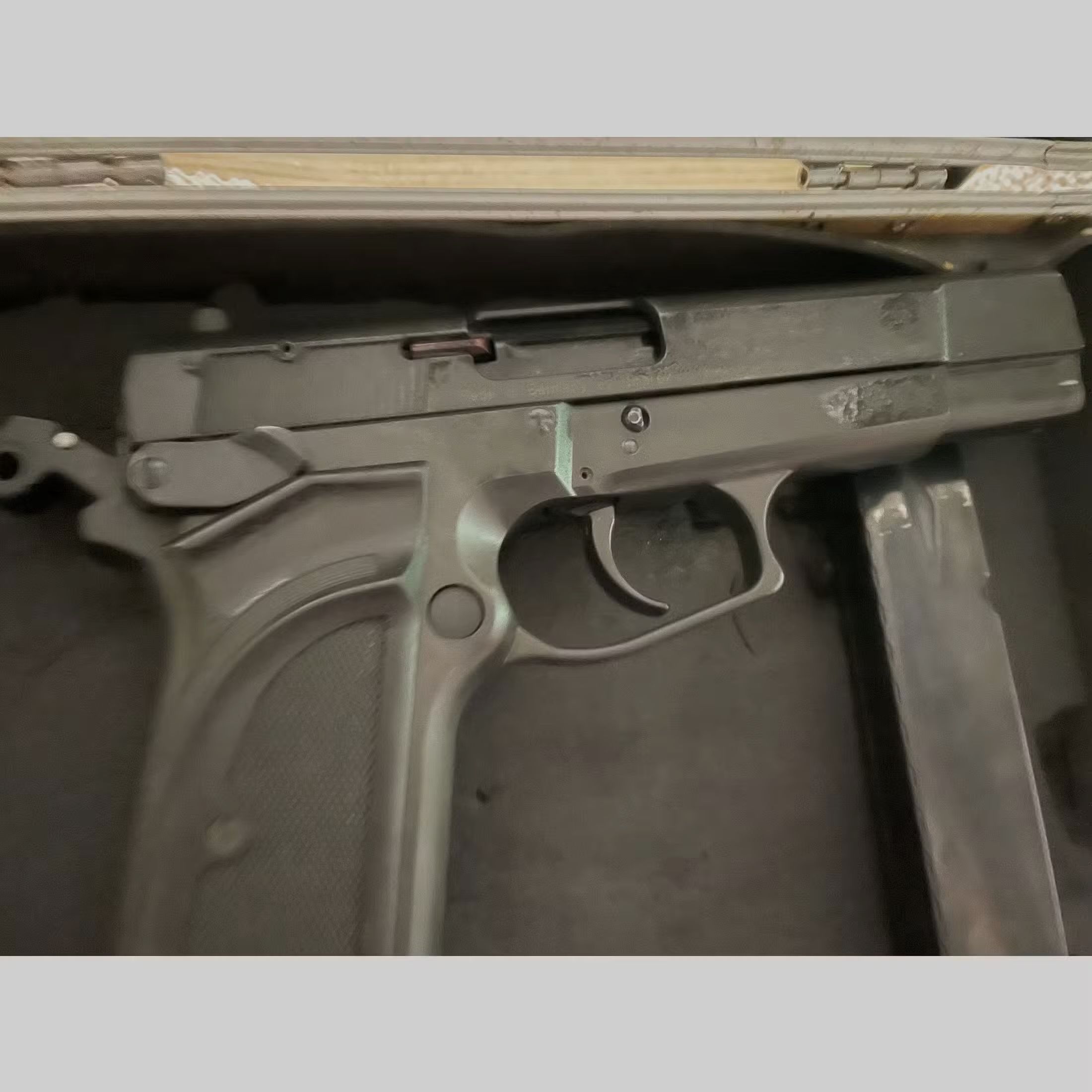 Browning GPDA9 blank firing pistol