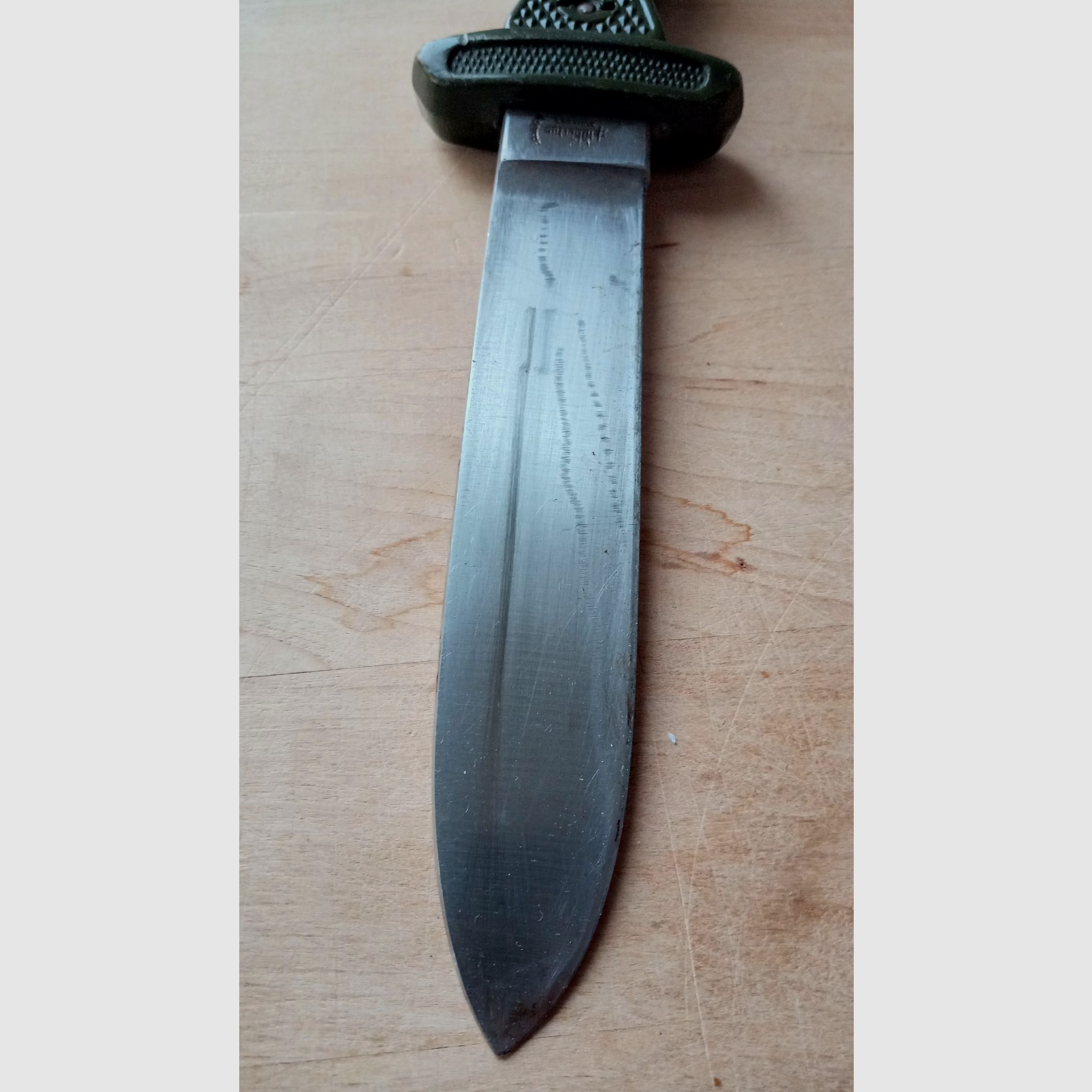 Couteau de randonnée original de Hubertus Solingen de la guerre froide, modèle de couteau de combat de la Bundeswehr et visuellement inspiré du couteau de randonnée HJ