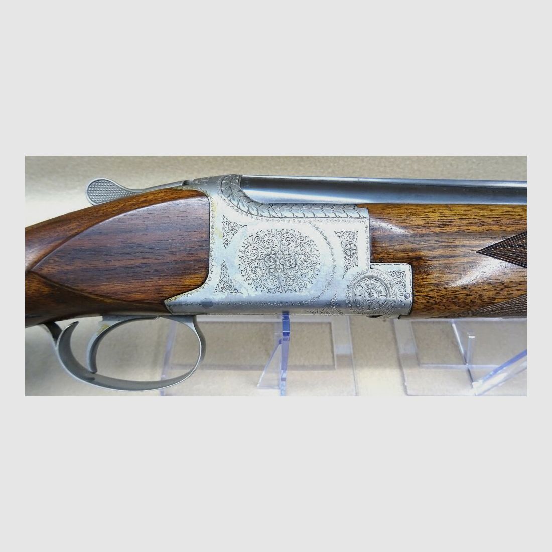 FN B 25