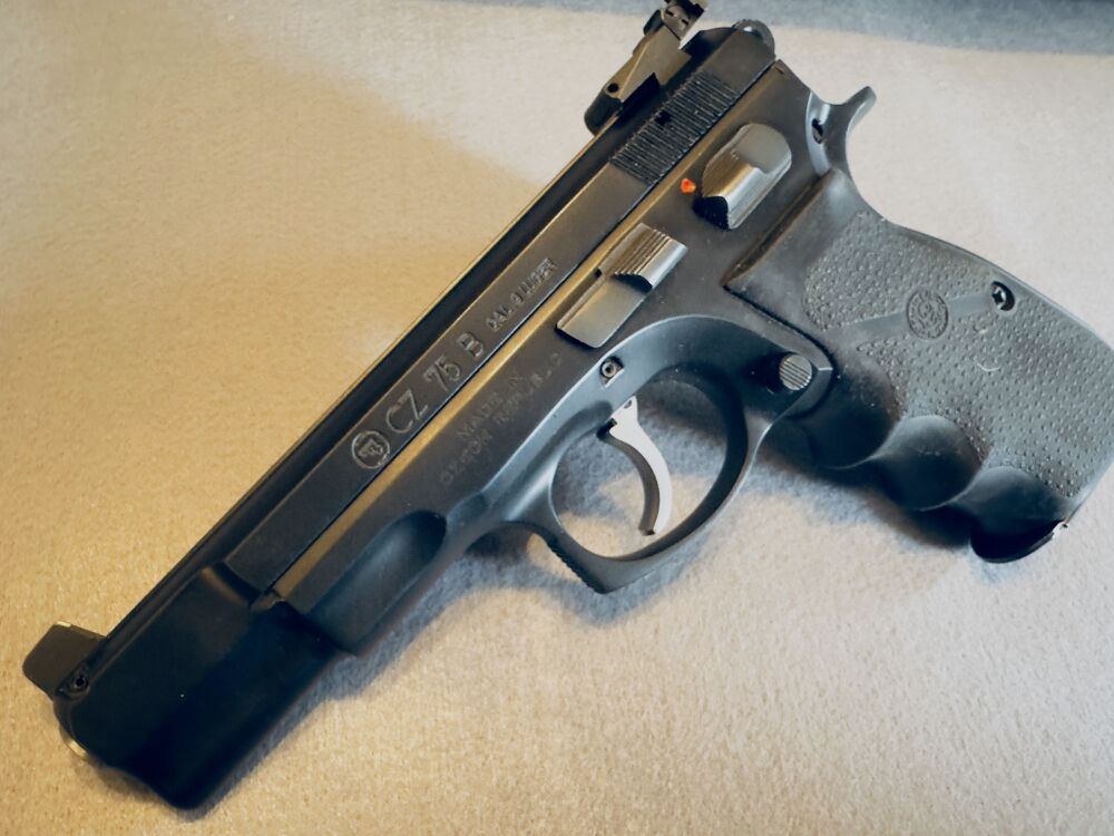 ČESKÁ ZBROJOVKA CZ75 Sport